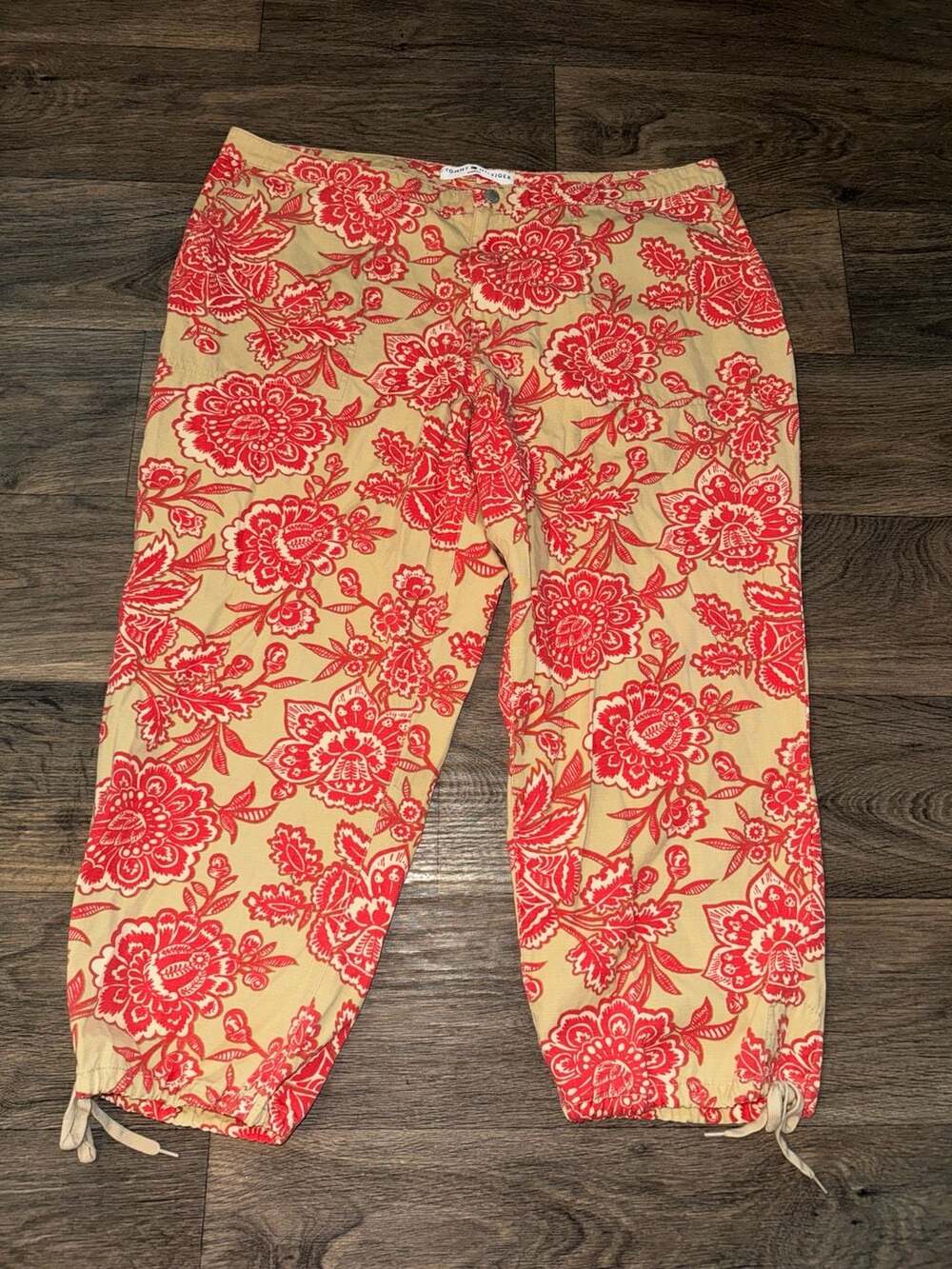 Y2k Tommy Hilfiger Red Floral Print Capri Cargo Pants Size 18 vacation vintage - Picture 1 of 10